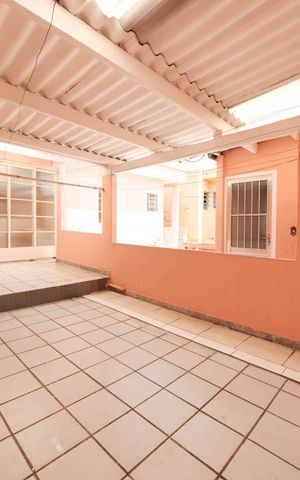 Casa à venda com 250m², 8 quartos e sem vagaÁrea de Serviço