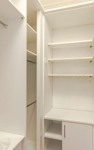Casa à venda com 197m², 3 quartos e 2 vagas Casa à venda com 197m², 3 quartos e 2 vagasCloset da Suíte 1