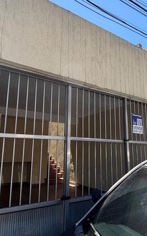 Casa à venda com 98m², 2 quartos e 1 vagaFachada 