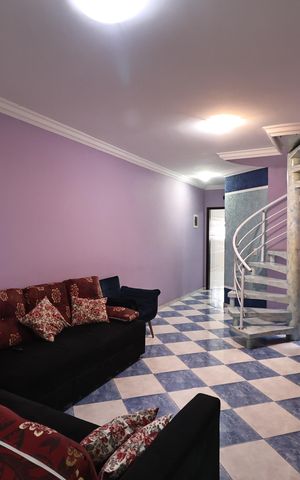 Casa à venda com 230m², 4 quartos e 2 vagasSala