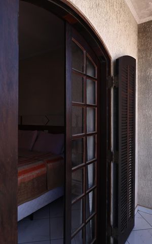 Casa à venda com 230m², 4 quartos e 2 vagasSacada da suíte 2