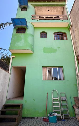 Casa à venda com 230m², 4 quartos e 2 vagasQuintal casa 2