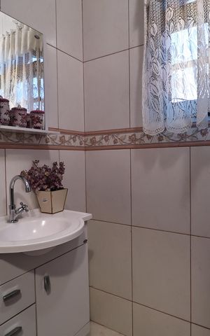 Casa à venda com 230m², 4 quartos e 2 vagasLavabo