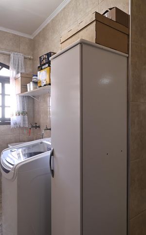 Casa à venda com 230m², 4 quartos e 2 vagasLavanderia
