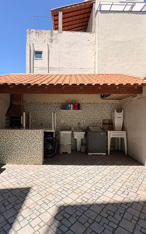 Casa à venda com 230m², 4 quartos e 2 vagasLavanderia/ área gourmet 