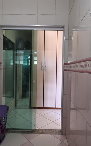 Casa à venda com 230m², 4 quartos e 2 vagasBanheiro da Suíte 2