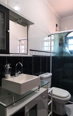 Casa à venda com 230m², 4 quartos e 2 vagasBanheiro da Suíte 1