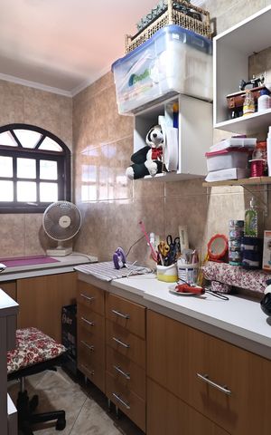 Casa à venda com 230m², 4 quartos e 2 vagasQuarto/ escritório 