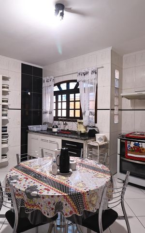 Casa à venda com 230m², 4 quartos e 2 vagasCozinha