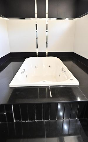 Casa de condomínio para alugar com 400m², 3 quartos e 4 vagas