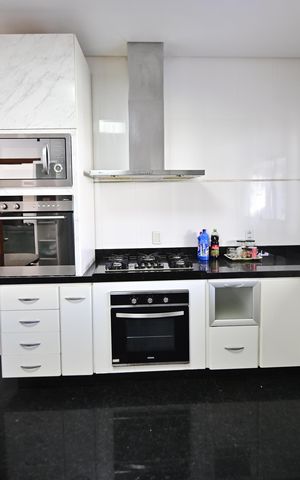 Casa de condomínio para alugar com 400m², 3 quartos e 4 vagas