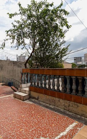 Casa para alugar com 280m², 2 quartos e 1 vaga Casa para alugar com 280m², 2 quartos e 1 vagaQuintal