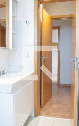 Apartamento à venda com 72m², 2 quartos e 2 vagas Apartamento à venda com 72m², 2 quartos e 2 vagasBanheiro