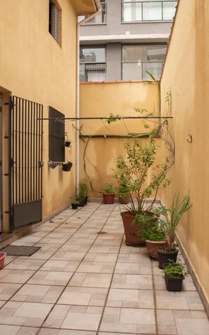 Casa à venda com 181m², 3 quartos e 2 vagasEdícula - Fachada/Quintal