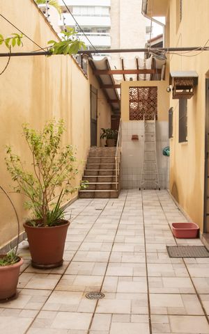 Casa à venda com 181m², 3 quartos e 2 vagasEdícula - Fachada/Quintal
