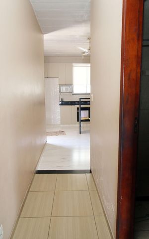 Casa à venda com 100m², 3 quartos e sem vagaSala - Corredor