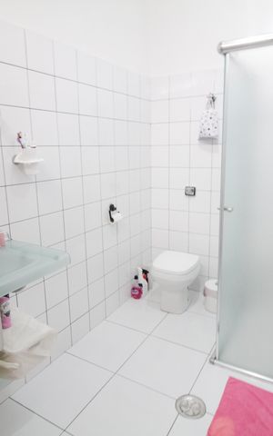 Casa à venda com 120m², 4 quartos e 1 vaga Casa à venda com 120m², 4 quartos e 1 vagaBanheiro