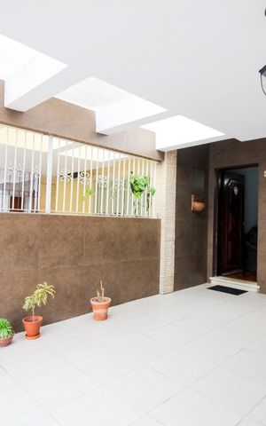 Casa à venda com 120m², 4 quartos e 1 vaga Casa à venda com 120m², 4 quartos e 1 vagaGaragem