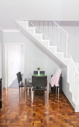 Casa à venda com 120m², 4 quartos e 1 vaga Casa à venda com 120m², 4 quartos e 1 vagaSala
