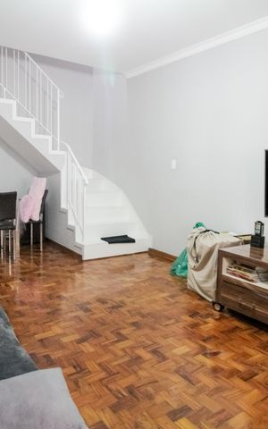 Casa à venda com 120m², 4 quartos e 1 vaga Casa à venda com 120m², 4 quartos e 1 vagaSala