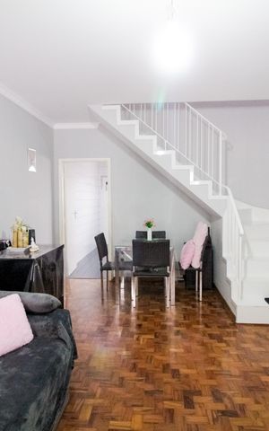 Casa à venda com 120m², 4 quartos e 1 vaga Casa à venda com 120m², 4 quartos e 1 vagaSala