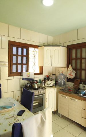 Casa à venda com 250m², 6 quartos e 2 vagasCozinha