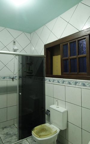 Casa à venda com 250m², 6 quartos e 2 vagasBanheiro