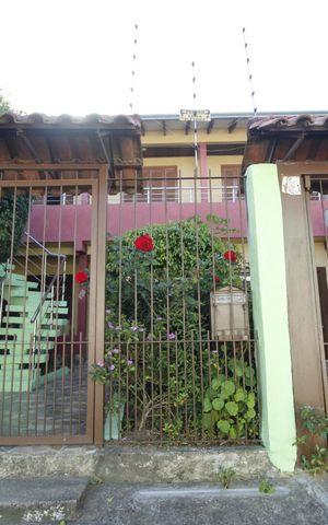 Casa à venda com 250m², 6 quartos e 2 vagasFachada