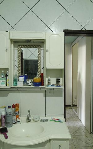 Casa à venda com 250m², 6 quartos e 2 vagasBanheiro