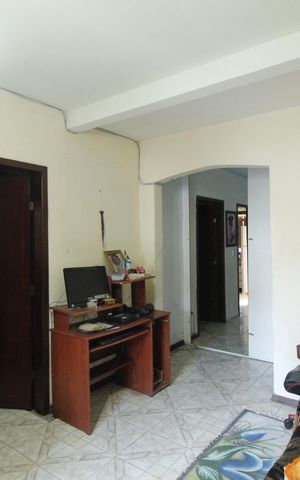 Casa à venda com 250m², 6 quartos e 2 vagasSala