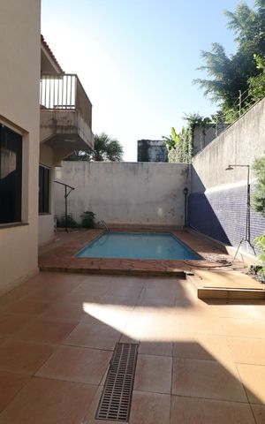 Casa para alugar com 500m², 4 quartos e 3 vagas Casa para alugar com 500m², 4 quartos e 3 vagasCorredor