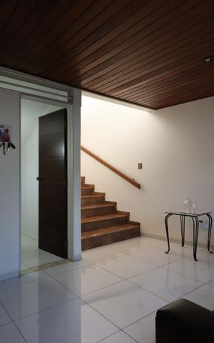 Casa para alugar com 500m², 4 quartos e 3 vagas Casa para alugar com 500m², 4 quartos e 3 vagasSala 1