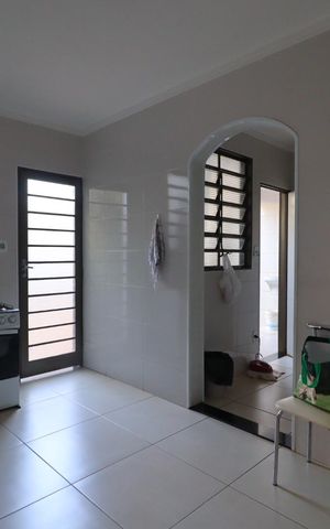 Casa para alugar com 500m², 4 quartos e 3 vagas Casa para alugar com 500m², 4 quartos e 3 vagasCozinha