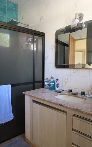 Casa para alugar com 500m², 4 quartos e 3 vagas Casa para alugar com 500m², 4 quartos e 3 vagasBanheiro da Suíte 1