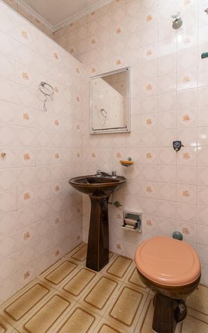 Casa à venda com 125m², 2 quartos e 2 vagasBanheiro da Suíte