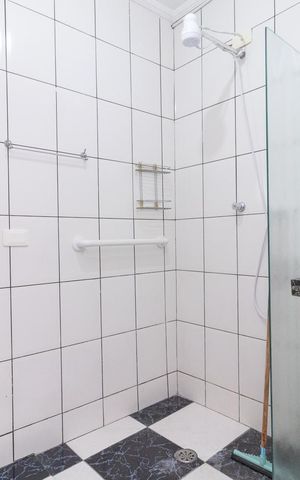 Casa à venda com 129m², 5 quartos e 1 vagaBanheiro