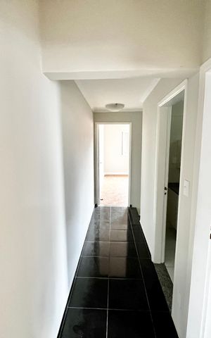 Casa à venda com 193m², 4 quartos e 2 vagas Casa à venda com 193m², 4 quartos e 2 vagasCorredor