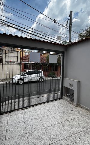 Casa à venda com 193m², 4 quartos e 2 vagas Casa à venda com 193m², 4 quartos e 2 vagasGaragem