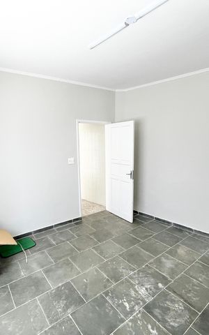 Casa à venda com 193m², 4 quartos e 2 vagas Casa à venda com 193m², 4 quartos e 2 vagasQuarto de Serviço