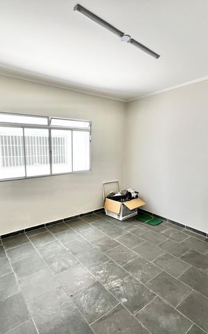Casa à venda com 193m², 4 quartos e 2 vagas Casa à venda com 193m², 4 quartos e 2 vagasQuarto de Serviço