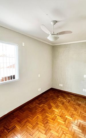 Casa à venda com 193m², 4 quartos e 2 vagas Casa à venda com 193m², 4 quartos e 2 vagasQuarto Suíte