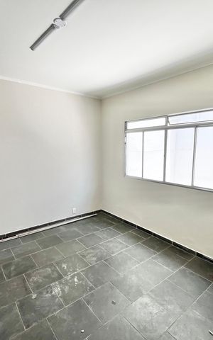 Casa à venda com 193m², 4 quartos e 2 vagas Casa à venda com 193m², 4 quartos e 2 vagasQuarto de Serviço