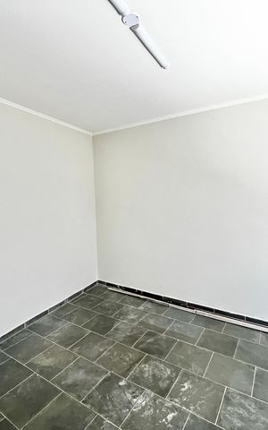 Casa à venda com 193m², 4 quartos e 2 vagas Casa à venda com 193m², 4 quartos e 2 vagasQuarto de Serviço
