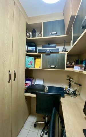 Apartamento à venda com 95m², 3 quartos e 2 vagas Apartamento à venda com 95m², 3 quartos e 2 vagasEscritório