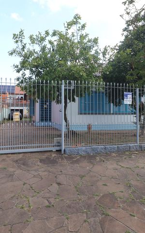 Casa à venda com 97m², 2 quartos e 2 vagasFachada