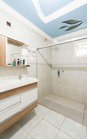 Casa à venda com 300m², 4 quartos e 2 vagas