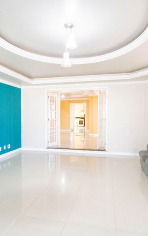 Casa à venda com 300m², 4 quartos e 2 vagas
