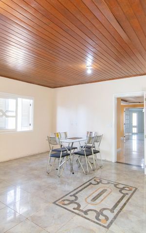 Casa à venda com 300m², 4 quartos e 2 vagas