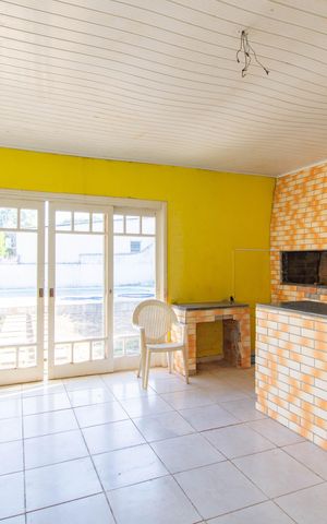 Casa à venda com 300m², 4 quartos e 2 vagas