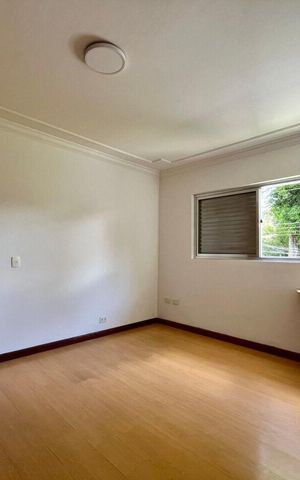 Casa à venda com 300m², 5 quartos e 4 vagas